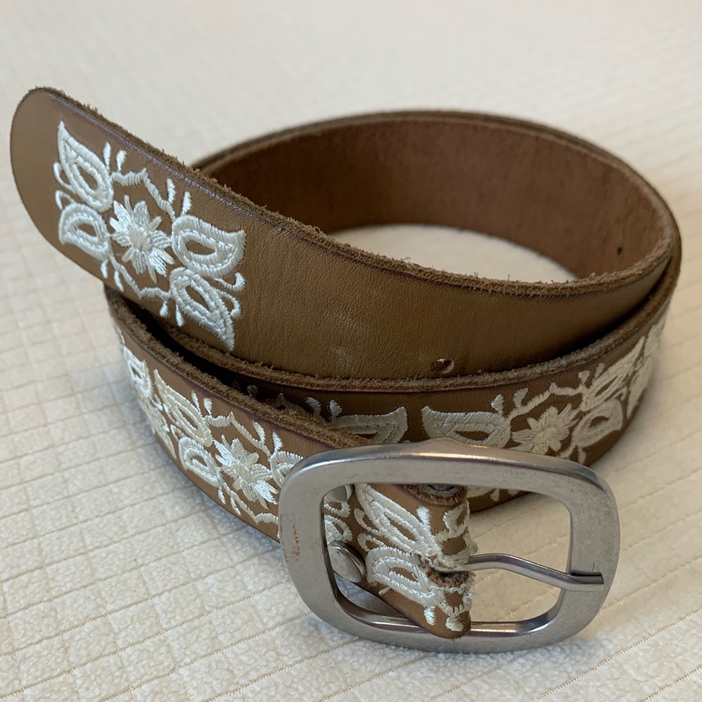 Lucky Brand embroidered leather belt - Picture 5 of 8